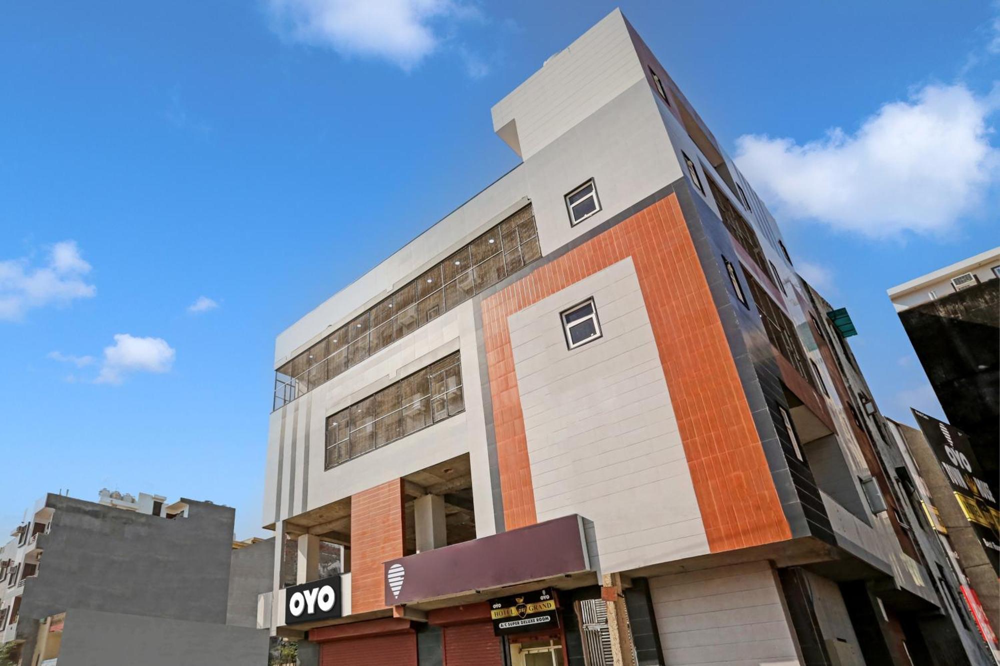 Townhouse Vip Grand Hotel Delhi  Exterior photo